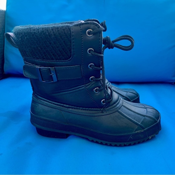 Women's Black Lace-Up Cold Weather Bootie boots size 6R EUC - Picture 8 of 10